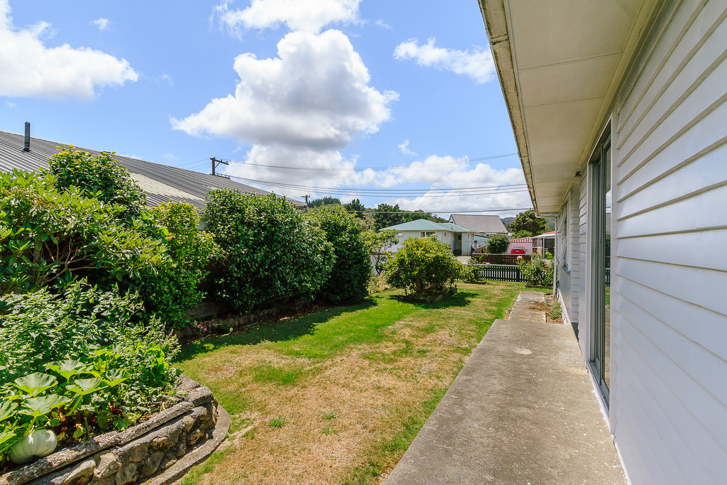 3 Konini Saint Parkway, Wainuiomata, Lower Hutt, 3部屋, 1バスルーム