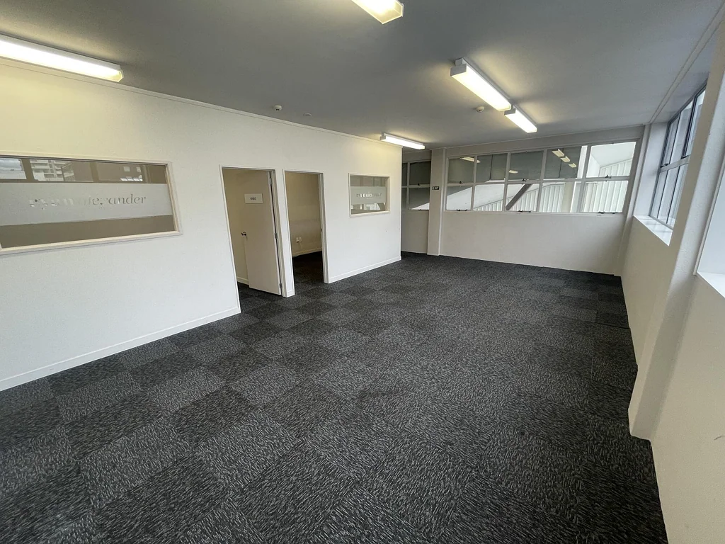 Tauranga Central Light and bright first floor office