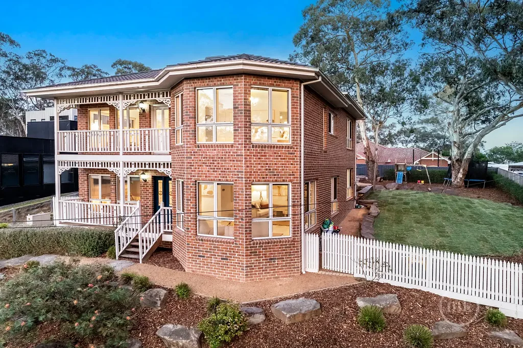 Eltham 4部屋 Luxury, Light and Lifestyle – A Refined Family Retreat