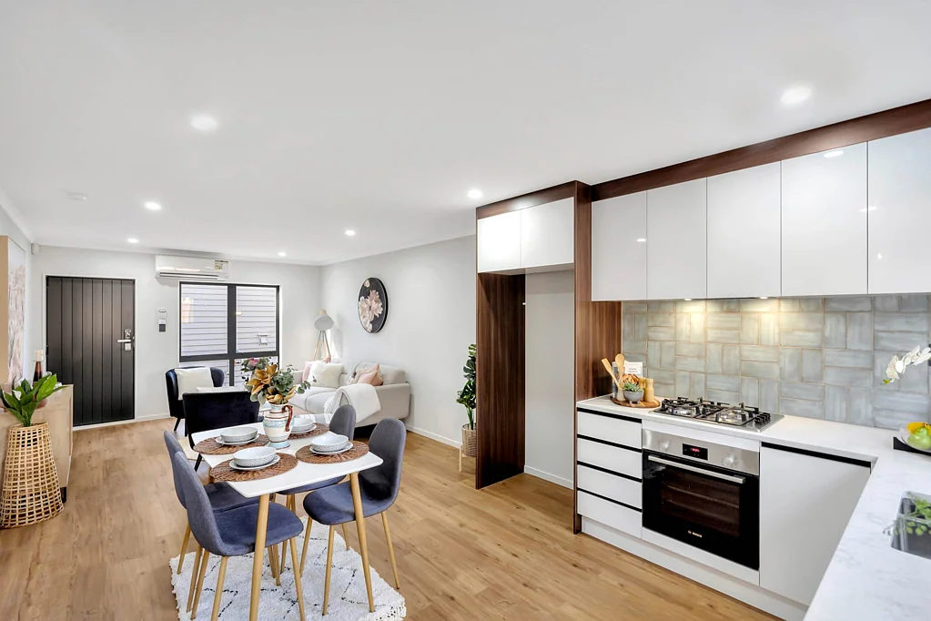 Manurewa East 3 Slaapkamer Contemporary Comfort in Prime Location