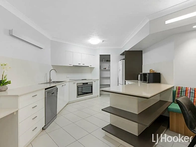 Unit 3/451 Esplanade, Torquay, QLD 4655, 2 slaapkamers, 2 badkamers, Unit