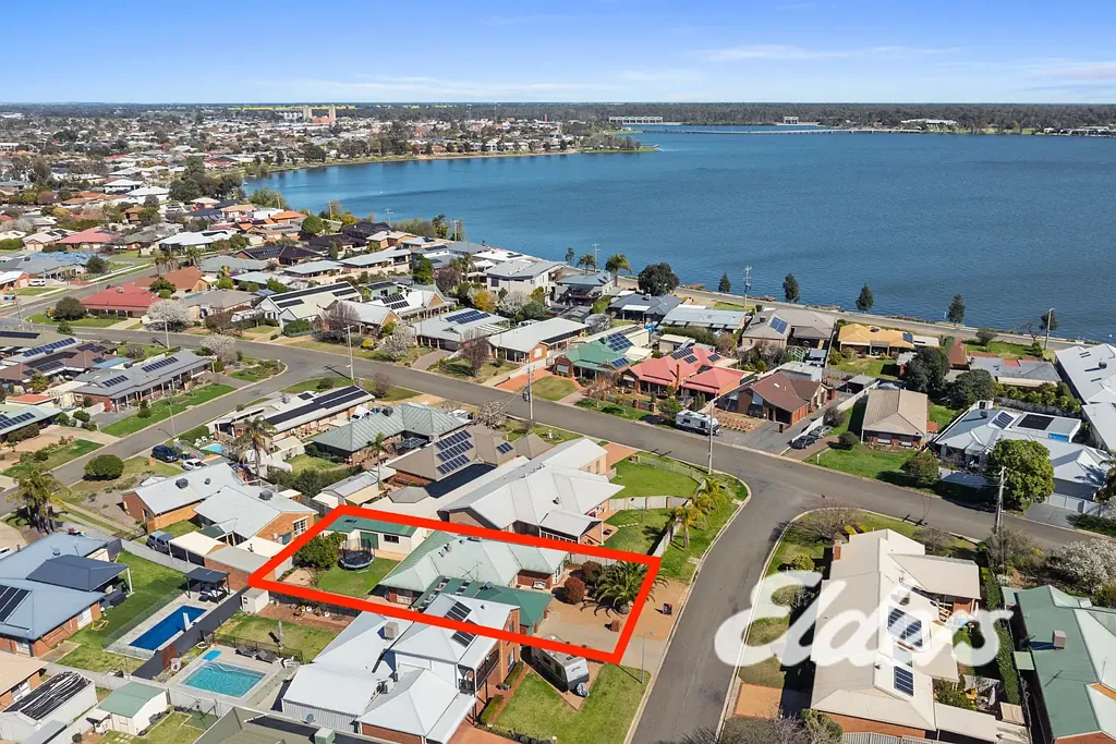 Yarrawonga 3બેડરૂમ Solid Brick home metres from Lake Mulwala - Affordable Lakeside Estate Living.