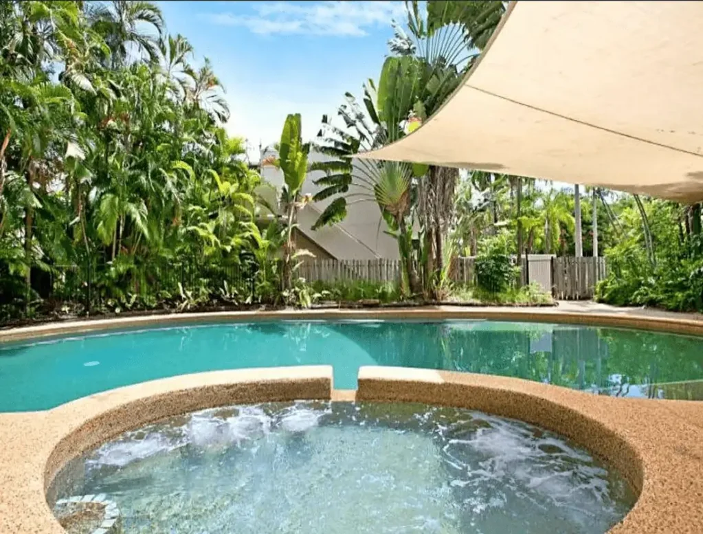 LOW MAINTENANCE 2 BEDROOM UNIT