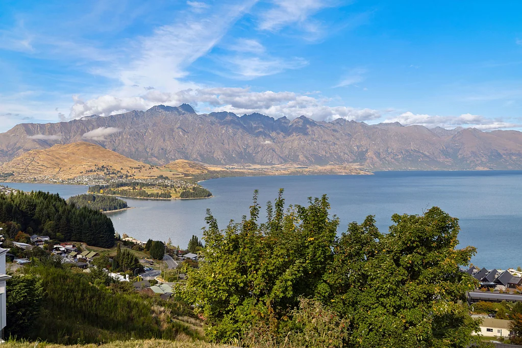 Queenstown Unit-capable section with Queenstown’s best views!