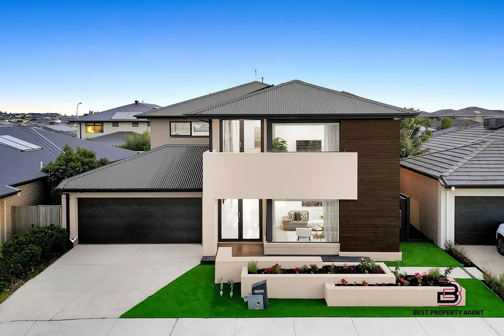 10 Hyde Avenue, Clyde North, VIC 3978