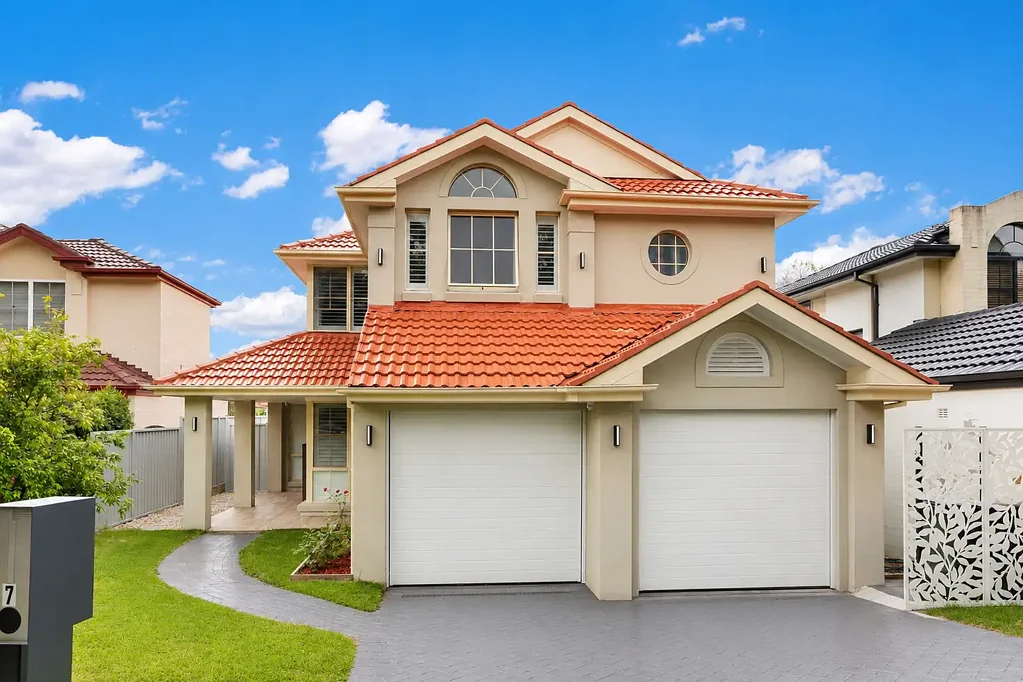 Recently Renovated 4-Bedroom Family Home in a Prime Location!!