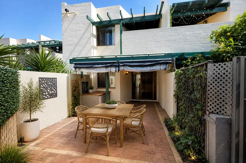 South Perth 2Moenga Impressive ground floor unit, with a villa style courtyard.