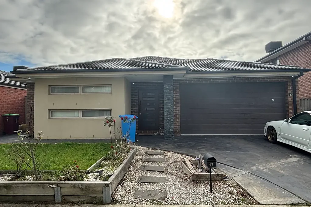 Spacious Family Home in Prime Location – Multiple Living Areas & Two Kitchens!