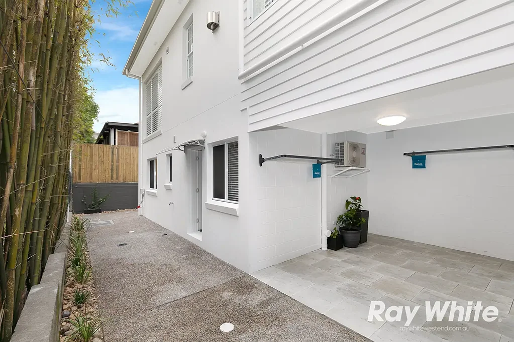 2 Bedroom unit available in West End!