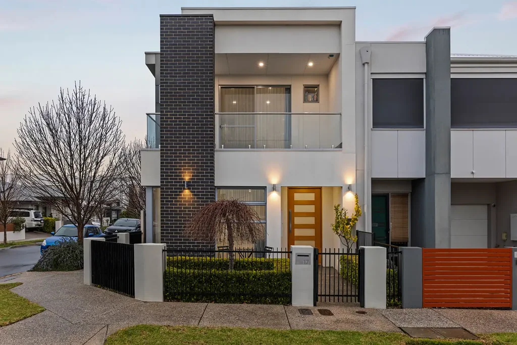 Lightsview 3 Bedroom Park Views And Flexible Family Living Over Two Levels!