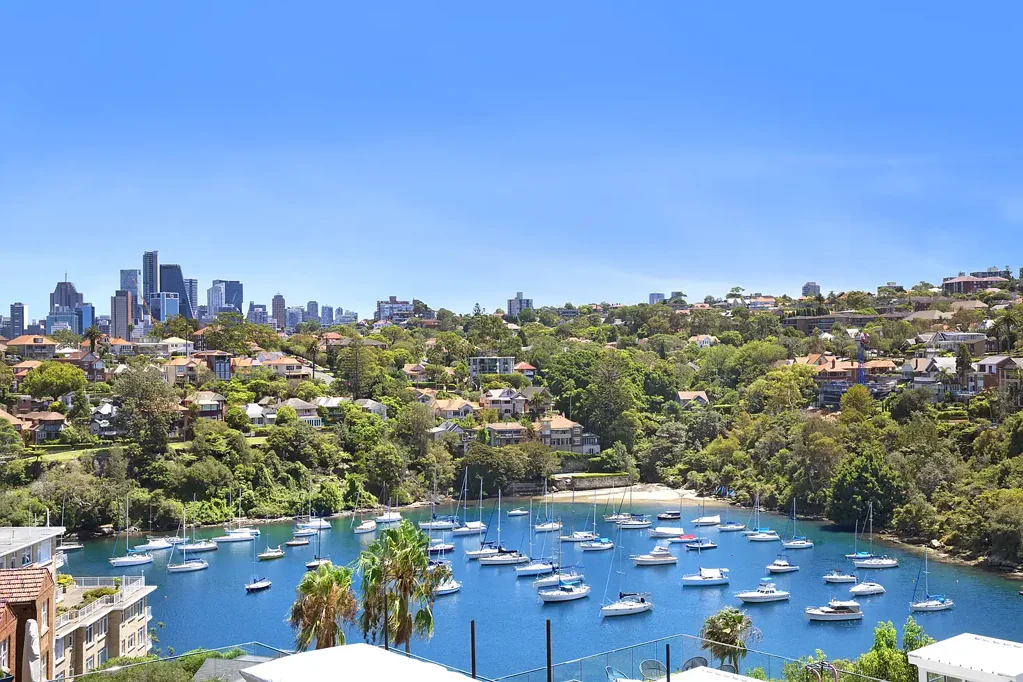 SENSATIONAL VIEWS ACROSS MOSMAN BAY