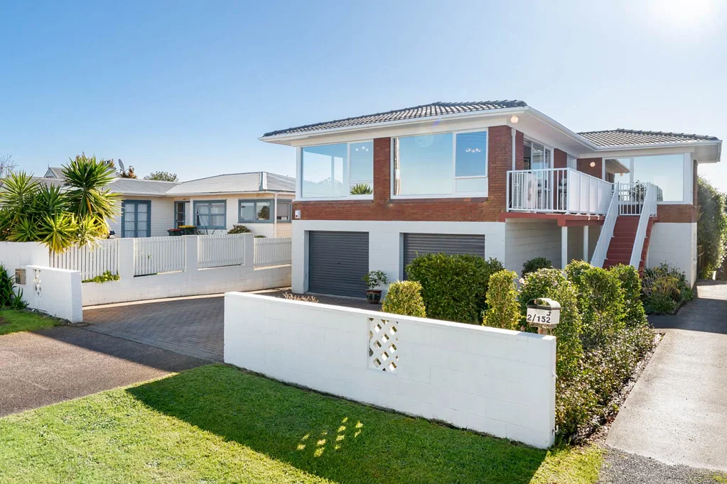 1/152 Sunset Road, Unsworth Heights, North Shore City, Auckland