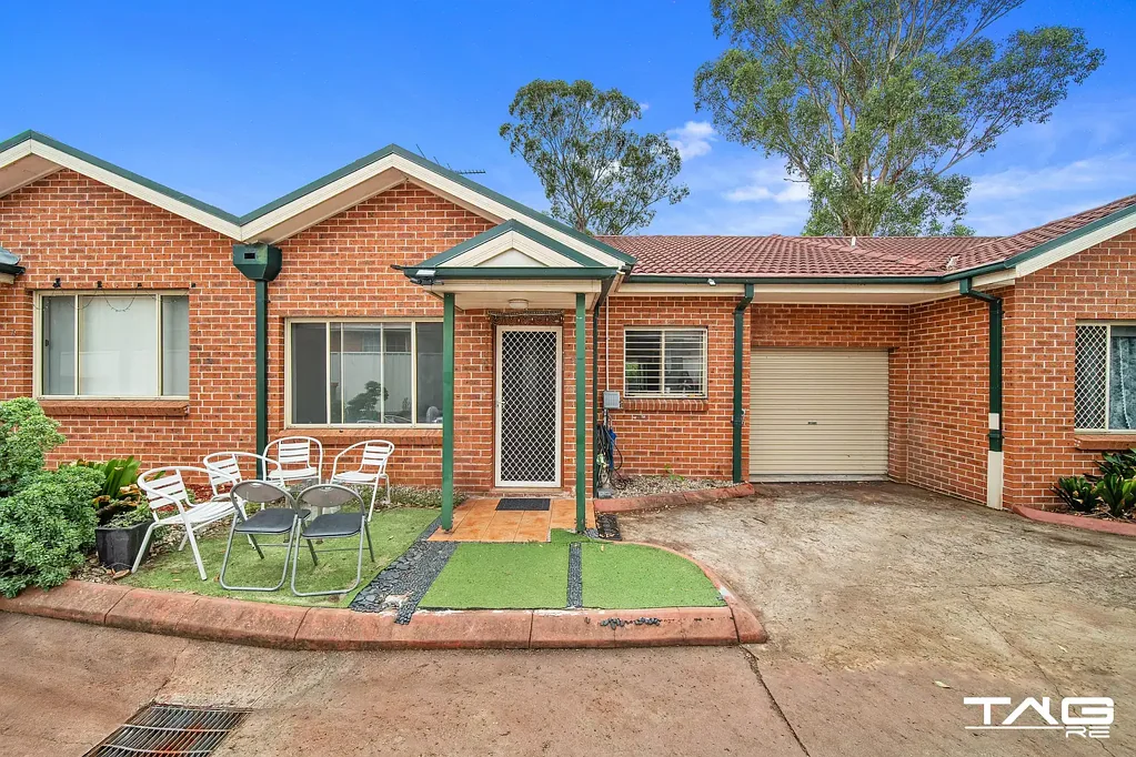 South Wentworthville 2房 方便区域位置  两卧带内置柜 功能U型厨房 整洁现代浴室 靠近学校商店 低管理费优选 JUST LISTED