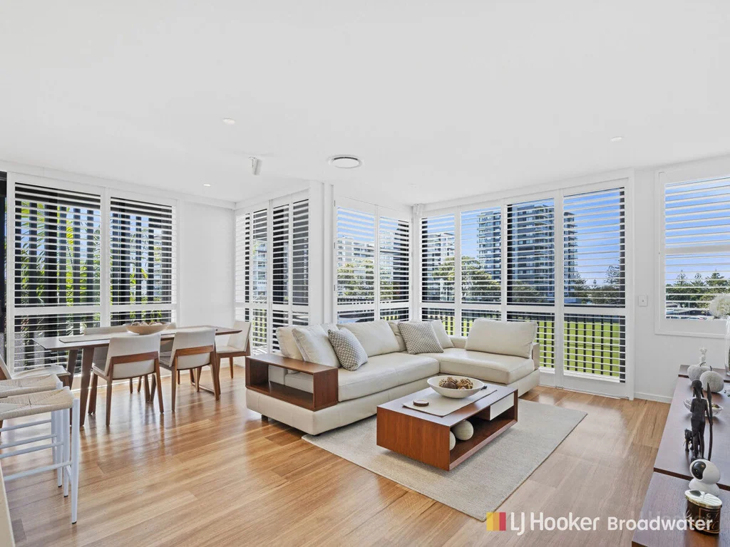 7/8 Bath Street, Labrador, QLD 4215