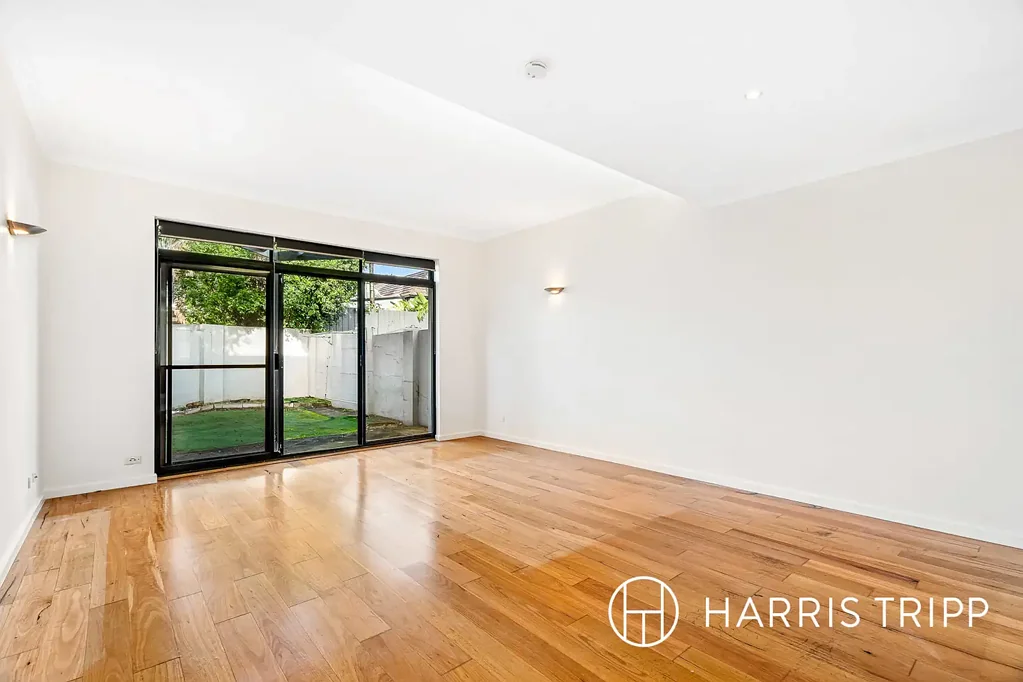 Modern Split-Level Townhouse in the Heart of Crows Nest