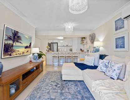 2/56 Hooker Boulevard, Mermaid Waters, QLD 4218, 2 Bedrooms, 1 Bathrooms, Apartment