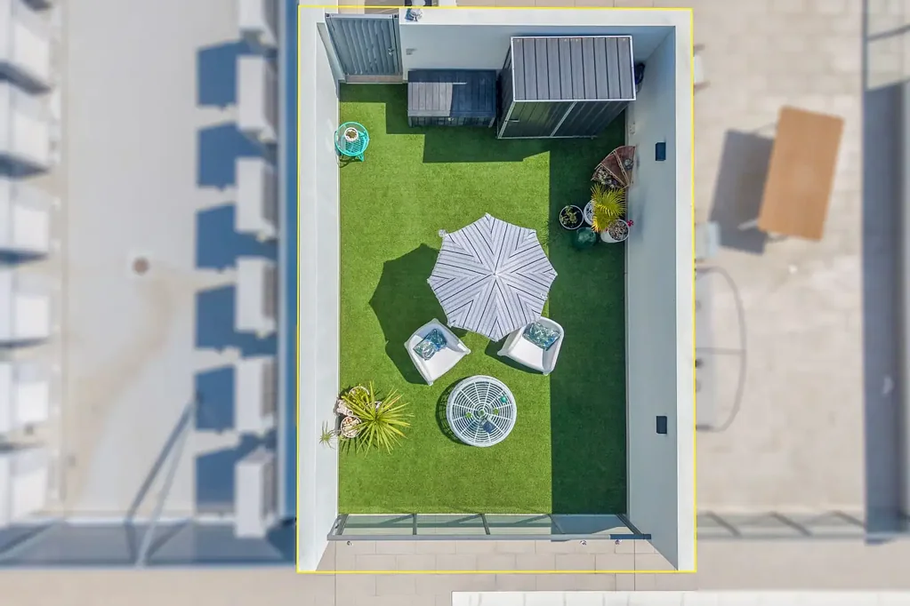 Hope Island 2침실 Rare Rooftop Apartment with Private Terrace & Buggy Space - Hope Island Resort - approx 104m2