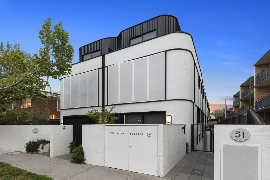 Elwood 2ห้องนอน Elegant Art Deco-Inspired Residence in the Heart of Elwood