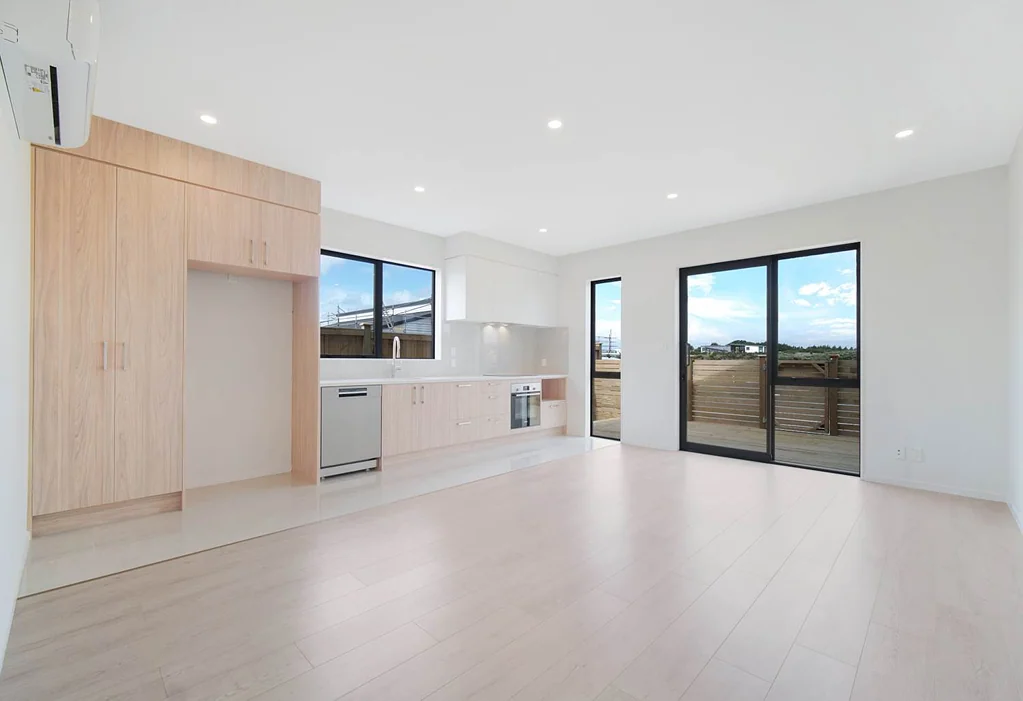 Karaka 3chambre Last Three: 3 bedrooms with Double Carpark