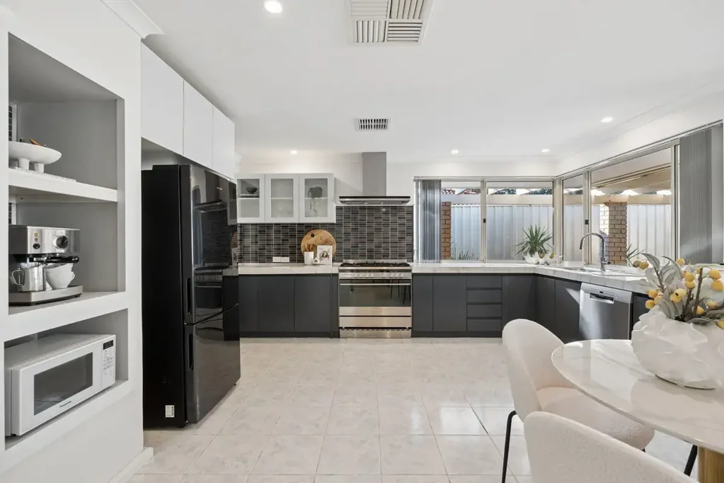 Ballajura 4房  PEACEFUL, PRACTICAL AND PACKED WITH CHARM