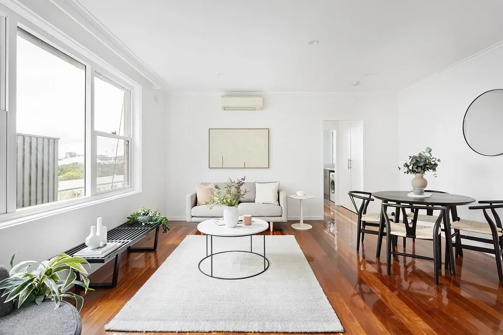 South Yarra 1침실 A Top-Floor Treasure (Just Wait Until You See the View)