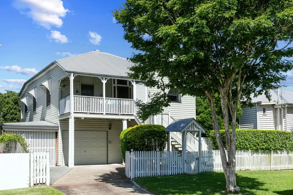 5 Rochdale Avenue, Tarragindi, QLD 4121
