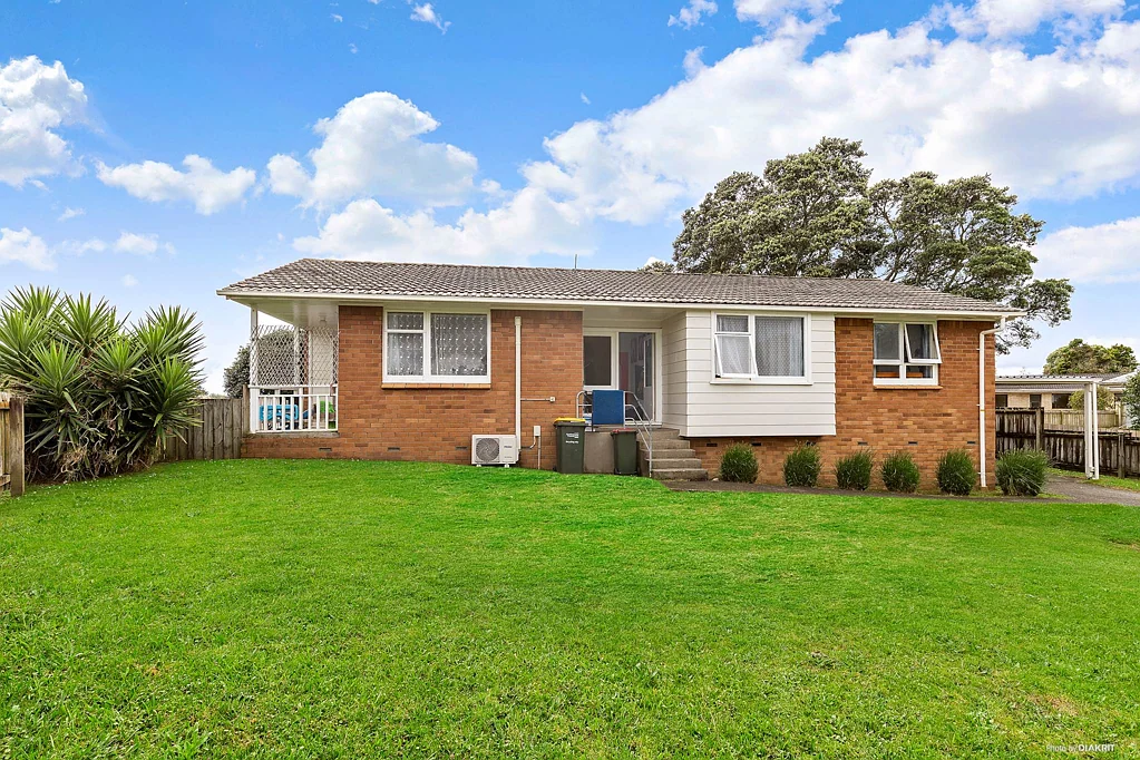 Pukekohe 3房  BRICK & TILE + LARGE FREEHOLD SECTION