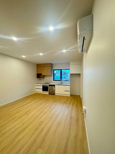Modern & Comfortable Living in the Heart of Mt...