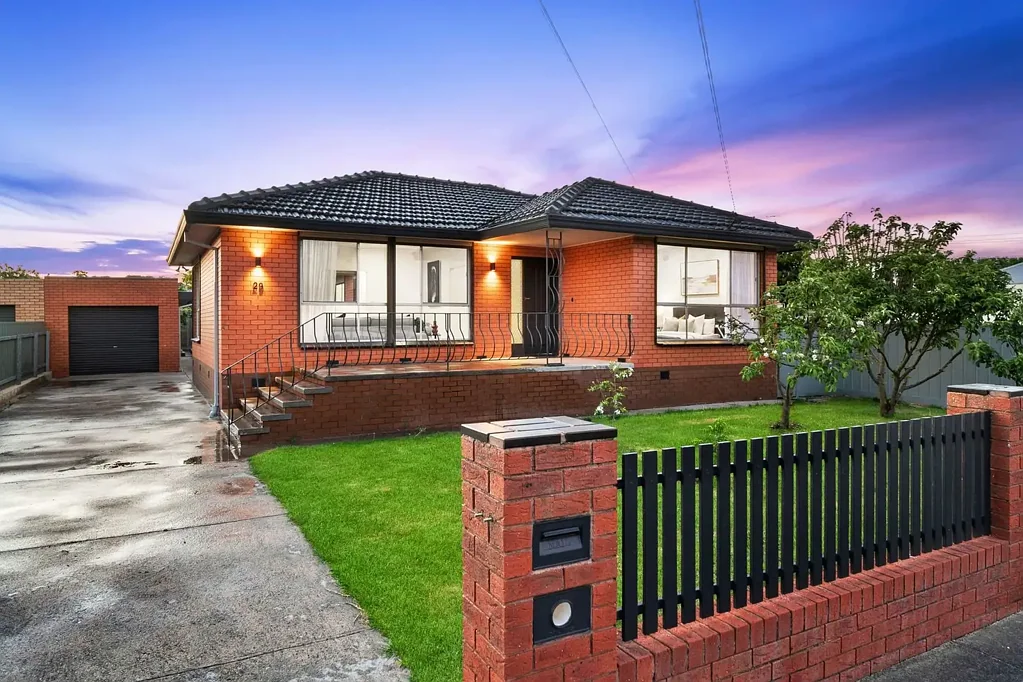 Bell Park 3ਬੈੱਡਰੂਮ Move-In Ready Family Gem in the Heart of Bell Park