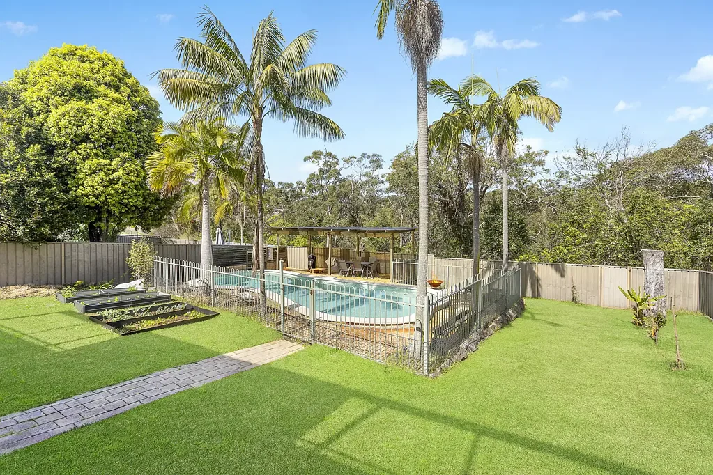 Illawong 5 Bedroom POTENTIAL.