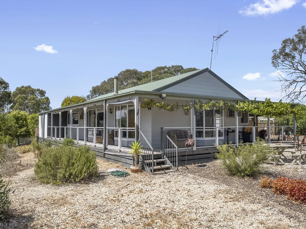 29 Horsburgh Court, Heathcote, VIC 3523