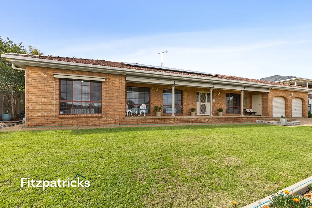 17 Amsterdam Crescent, Tolland, NSW 2650