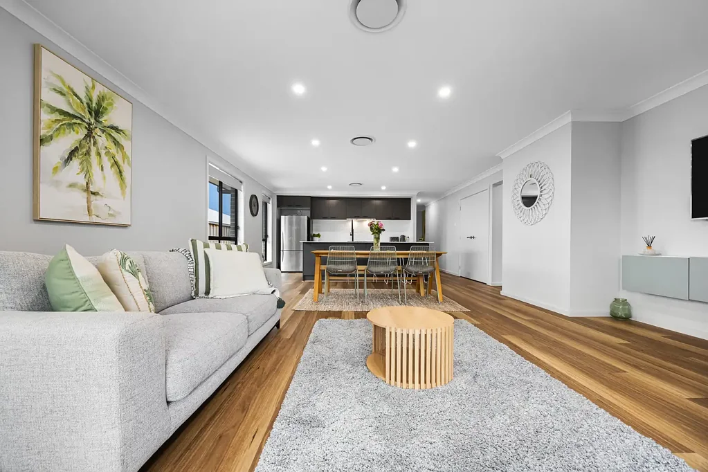 Boolaroo 4Habitaciones Near-New Style with the Buzz of Boolaroo at the Door