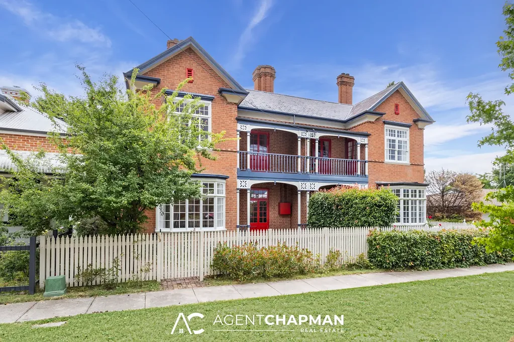 Bathurst 4બેડરૂમ LOVINGLY RENOVATED CHARMING CHARACTER HOME