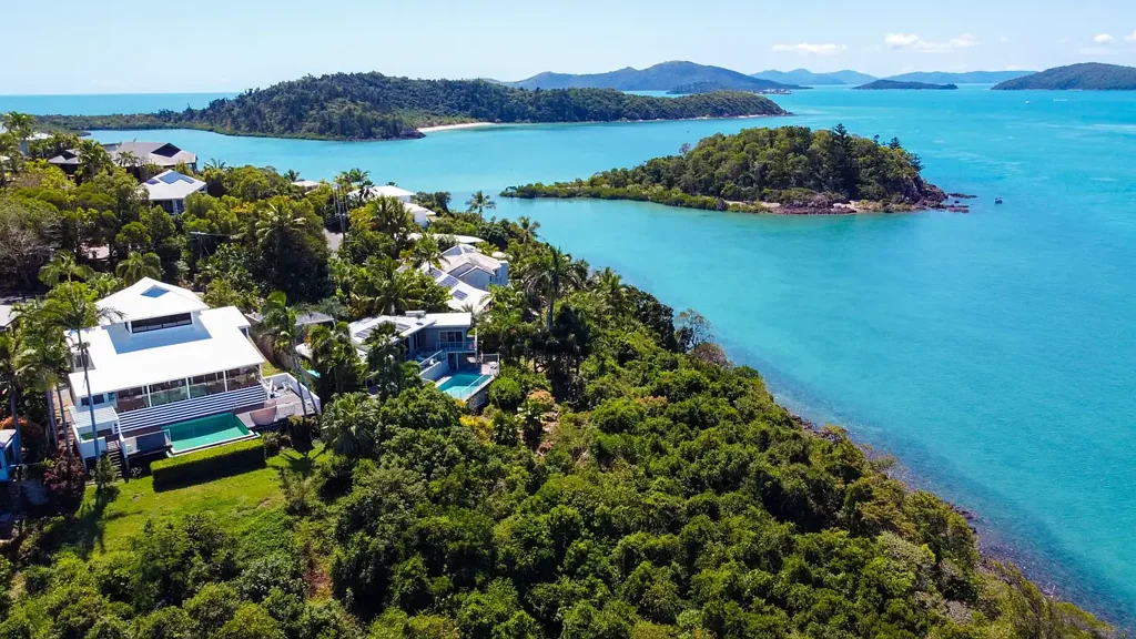 Shute Harbour 3 Bedroom RARE WHISTUNDAYS WATERFRONT ONCE IN A LIFETIME OPPORTUNITY