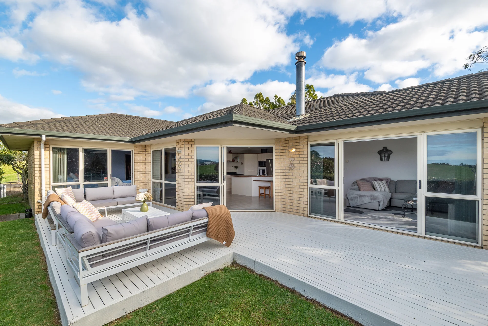Helensville 4Habitaciones Vendors Bound for Next Adventure...