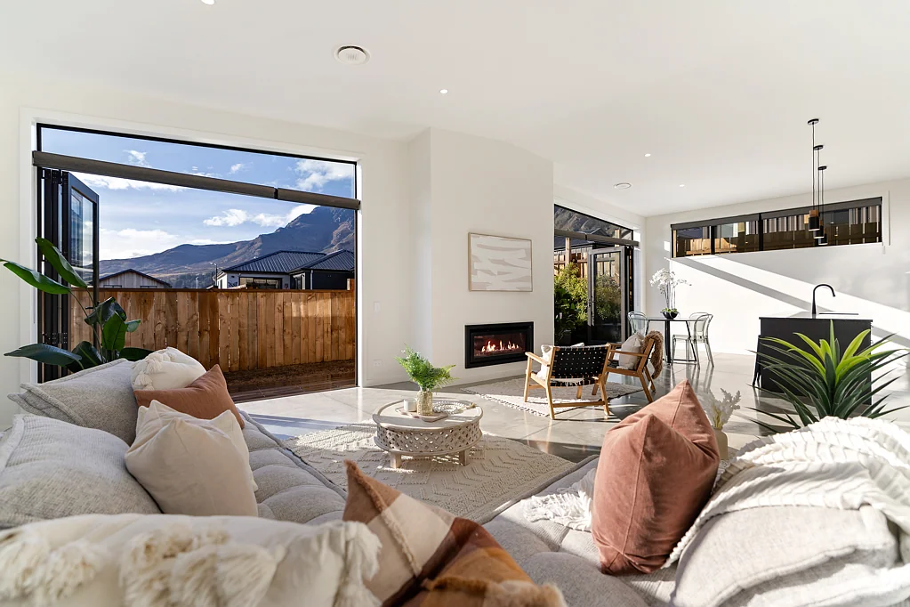 Jacks Point 4कमरा Family living with designer touches