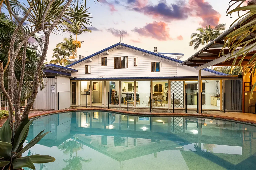 Mooloolaba 4Zimmer Large & central on 800m2 land - close to waterways