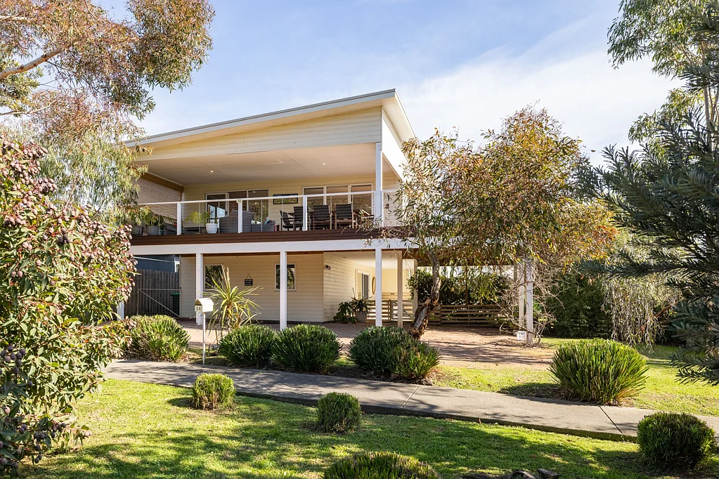 24 Anderson Road, Cowes, VIC 3922