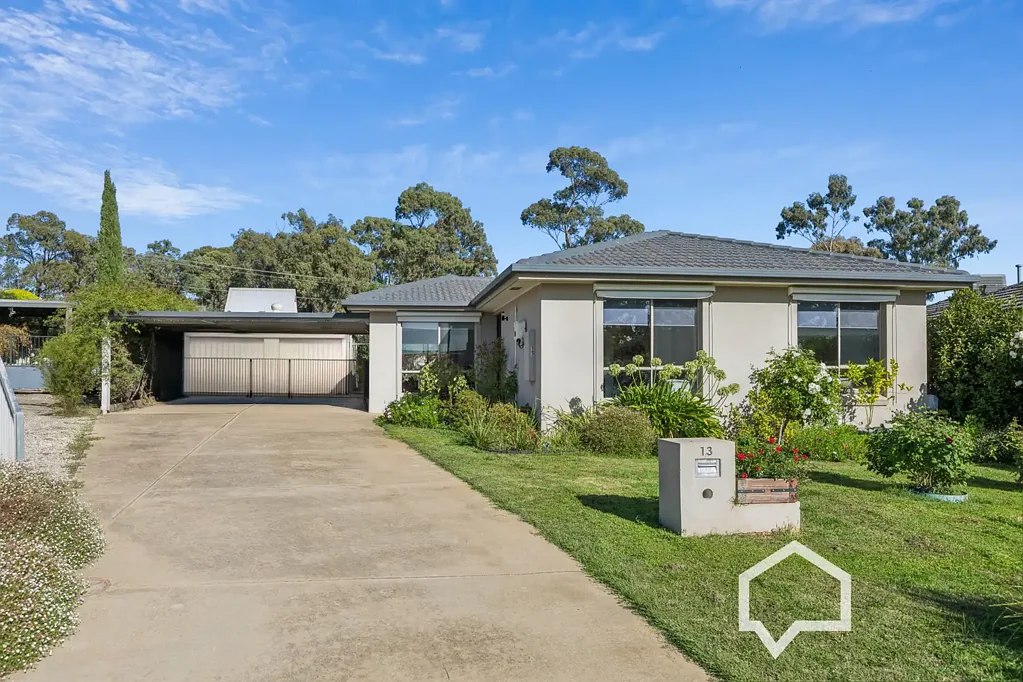 13 Bedford Court, Golden Square, VIC 3555