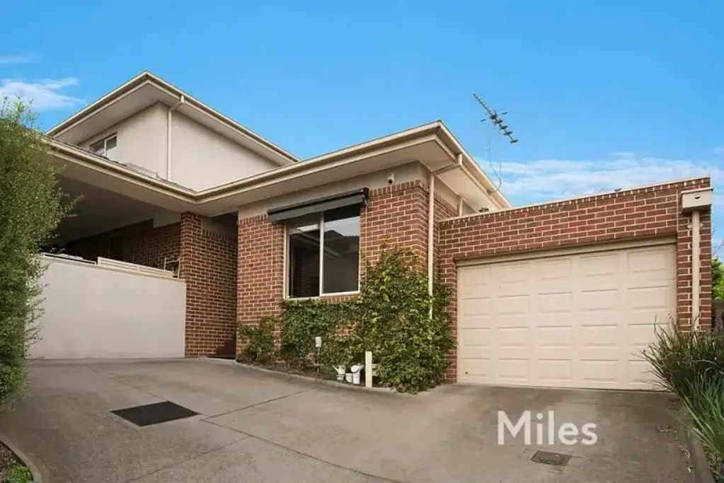 SPACIOUS LIGHT AND BRIGHT VILLA  UNIT - FABULOUS LOCATION