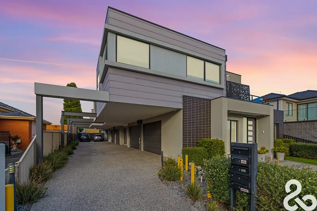2/7 Highlands Road, Thomastown, VIC 3074