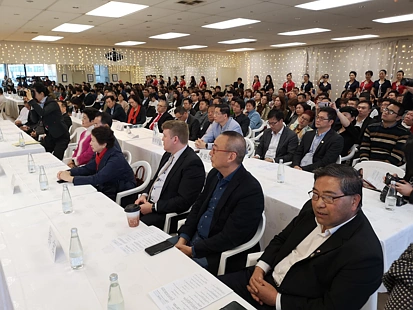 直播 | 财长见面会反响热烈，现场解答华人关心问题
