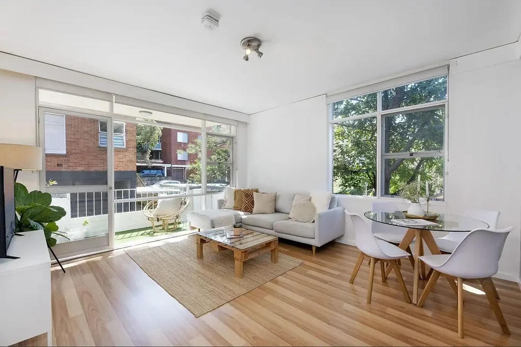 Furnished or Unfurnished: Sunny Corner 2-Bed Near Dee Why Beach