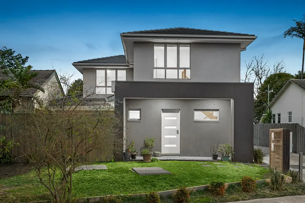 Heidelberg West 3 Bedroom Contemporary Townhouse Living in Prime Heidelberg West Location