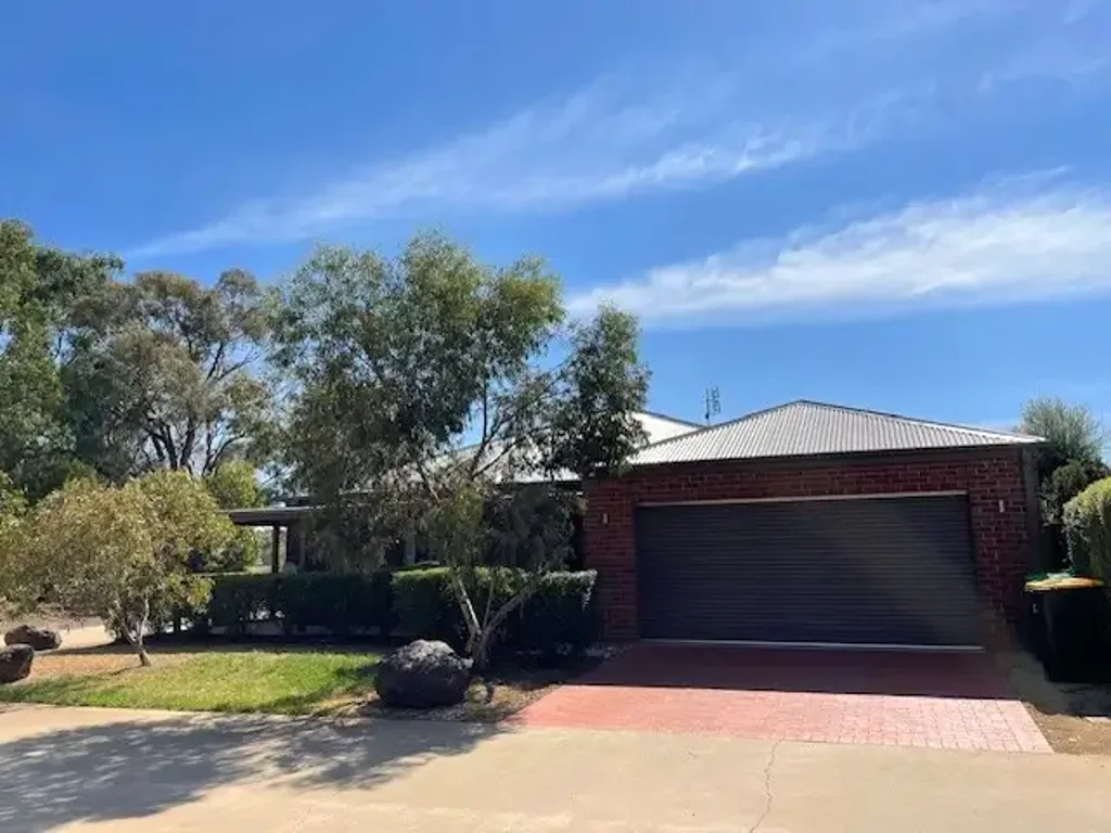 Stylish Townhouse in Prime Location
