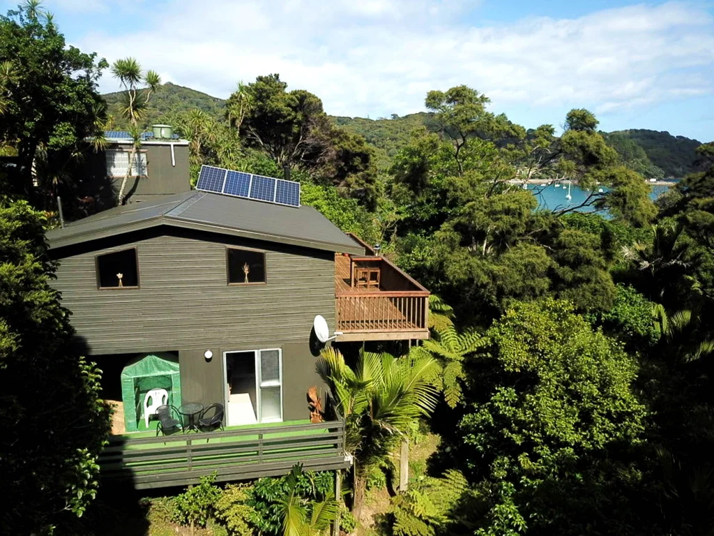 Great Barrier Island 3chambre Coastal Escape - Private Shoreline Access & Views