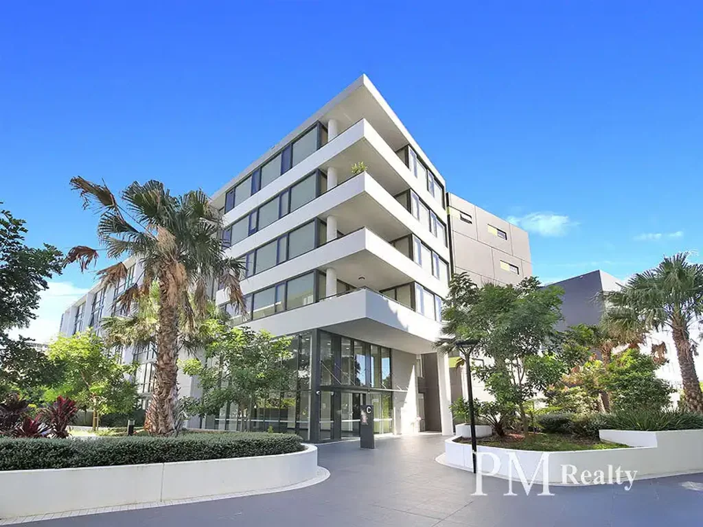 Modern One Bedroom  Apartment Plus Study - Fully Furnished