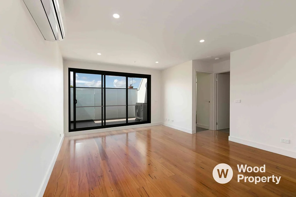 Two bedroom Apartment in Amazing Location!!!