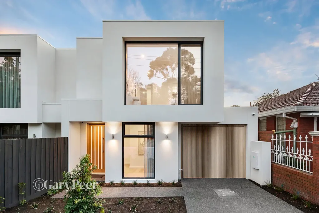 Caulfield South 4chambre Contemporary Family Excellence with Up to Five Bedroom Accommodation